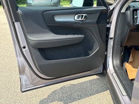 New 2026 Volvo XC40 B5 Plus w/ Protection Package Premier image 17