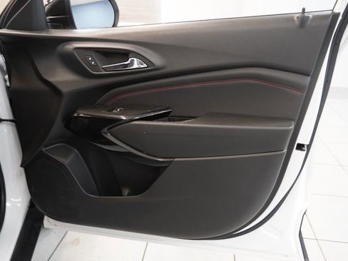 Used 2024 Chevrolet Trax RS w/ Driver Confidence Package FWD image 31