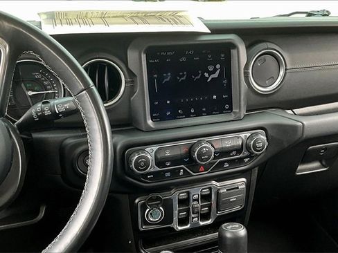 Used 2021 Jeep Wrangler Unlimited Sahara image 6