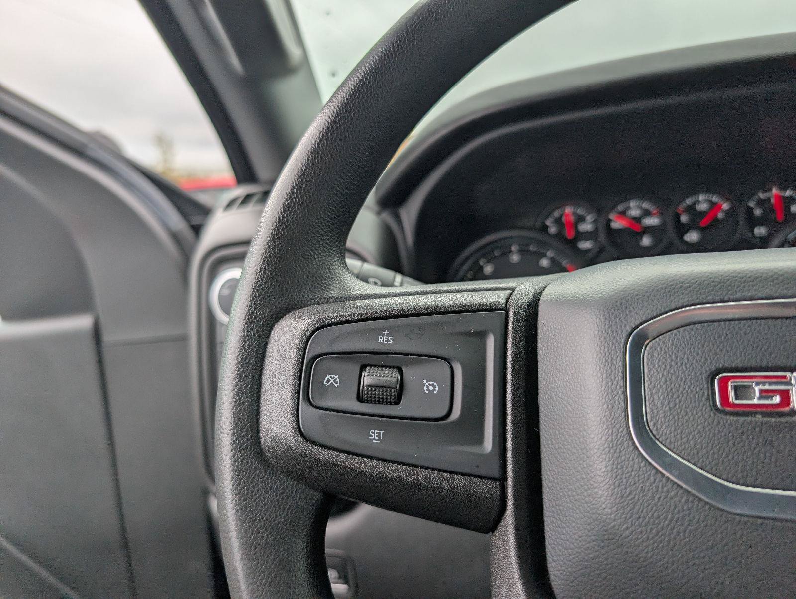 Used 2020 GMC Sierra 2500 4x4 Crew Cab w/ Convenience Package image 12