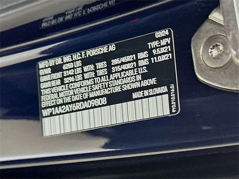 Used 2024 Porsche Cayenne w/ Sport Chrono Package image 39