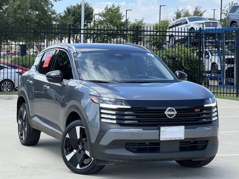 Used 2025 Nissan Kicks SR FWD image 1
