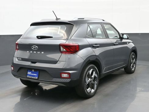 Certified 2023 Hyundai Venue Limited w/ Cargo Package image 3