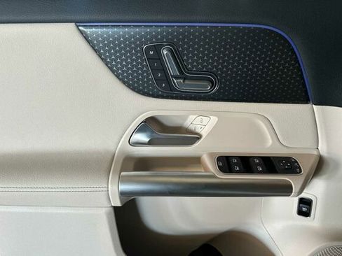 Certified 2025 Mercedes-Benz GLA 250 image 11