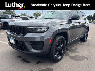 Used 2023 Jeep Grand Cherokee Altitude AWD/4WD video 1