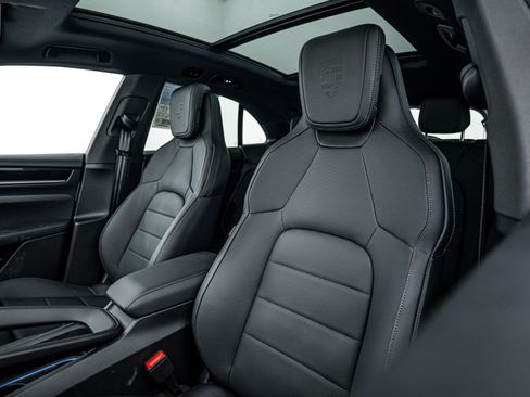 New 2025 Porsche Macan 4S Electric image 21