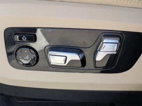 Used 2021 BMW X5 xDrive40i w/ Premium Package image 29