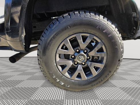 Used 2020 Toyota Tacoma SR5 image 27
