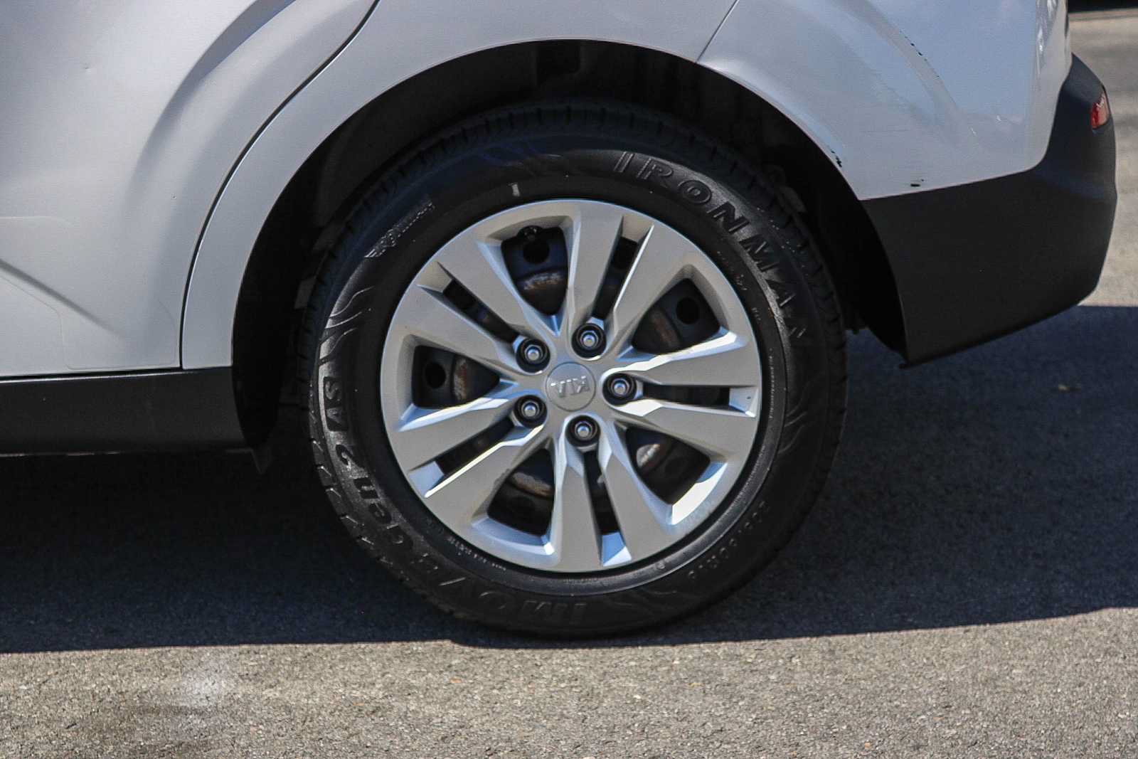 Used 2021 Kia Soul LX FWD image 10