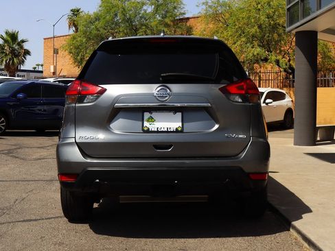 Used 2018 Nissan Rogue SV AWD/4WD image 11