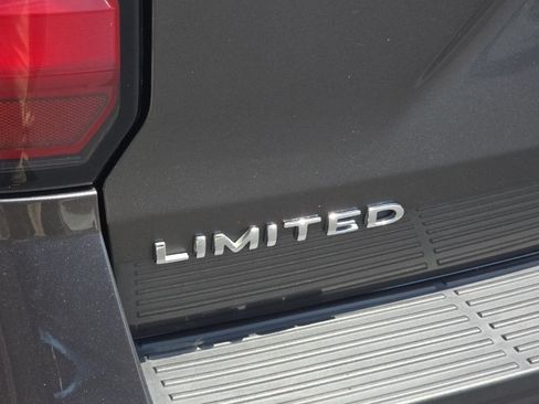Used 2020 Ford Expedition Limited w/ Equipment Group 302A AWD/4WD image 28