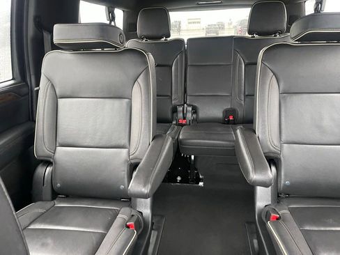 Used 2023 Chevrolet Suburban Premier AWD/4WD image 12