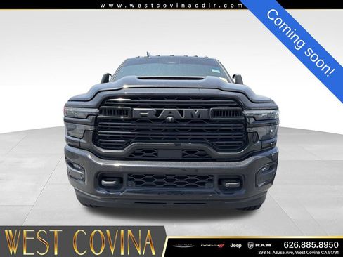 Used 2025 RAM 2500 Laramie AWD/4WD image 2