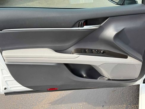 Used 2023 Toyota Camry SE w/ Convenience Package image 11