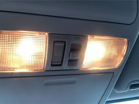 Used 2019 Nissan Frontier SL image 18