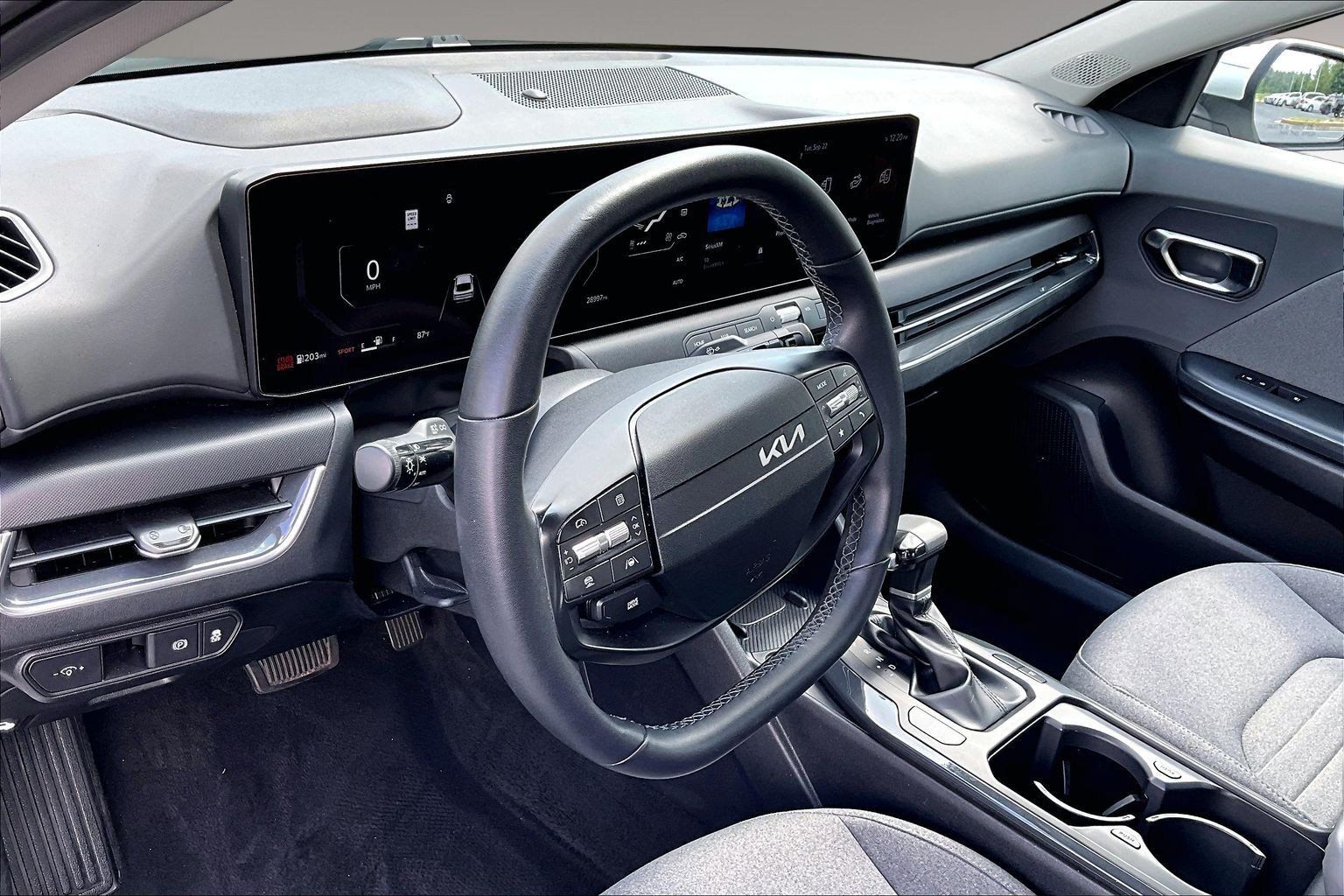 Used 2025 Kia K4 EX FWD image 19