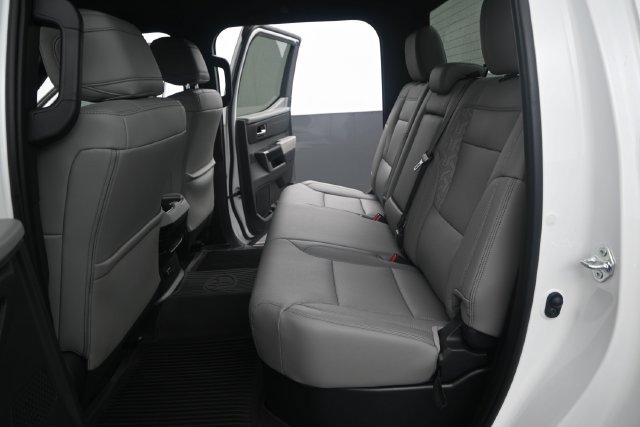 Used 2025 Toyota Tundra Limited AWD/4WD image 12