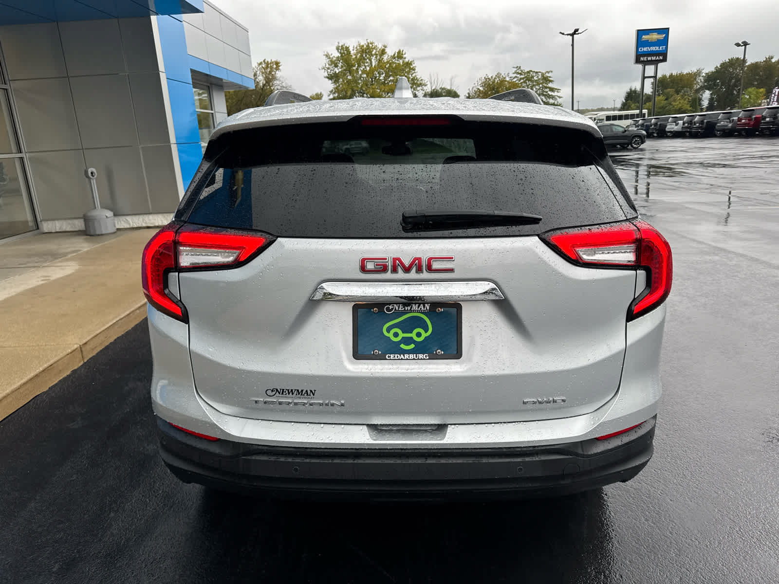 Certified 2022 GMC Terrain SLE w/ Driver Convenience Package AWD/4WD image 8