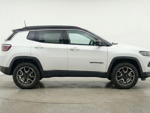 Used 2025 Jeep Compass Trailhawk AWD/4WD image 11