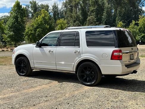 Used 2017 Ford Expedition Platinum AWD/4WD image 6