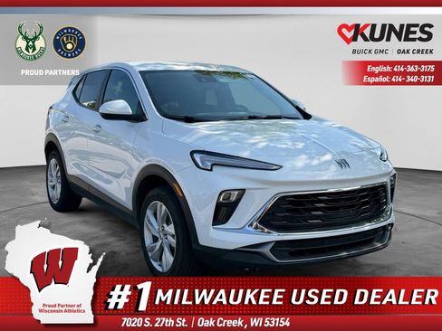 Used 2025 Buick Encore GX Preferred AWD/4WD image 1