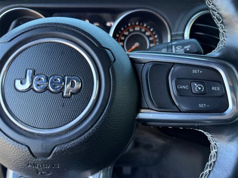 Certified 2022 Jeep Wrangler Unlimited Sahara w/ LED Lighting Group image 26