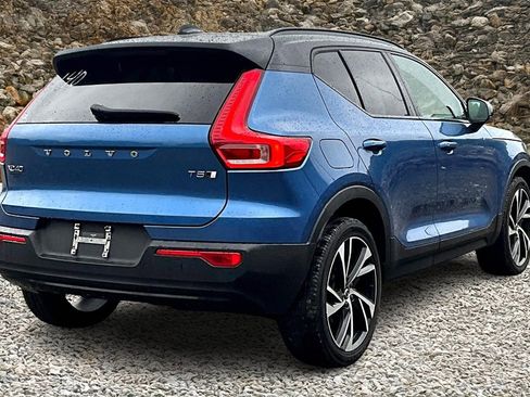 Used 2021 Volvo XC40 T5 R-Design w/ Climate Package image 2