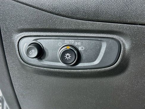 Used 2024 Chevrolet Equinox LT FWD image 15