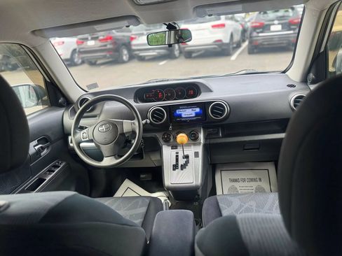 Used 2012 Scion xB FWD image 37