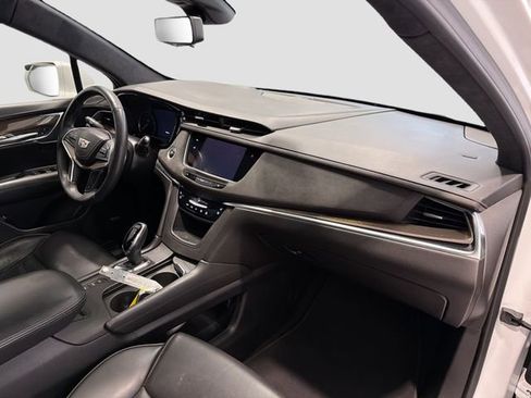 Used 2018 Cadillac XT5 Platinum w/ Driver Assist Package image 26