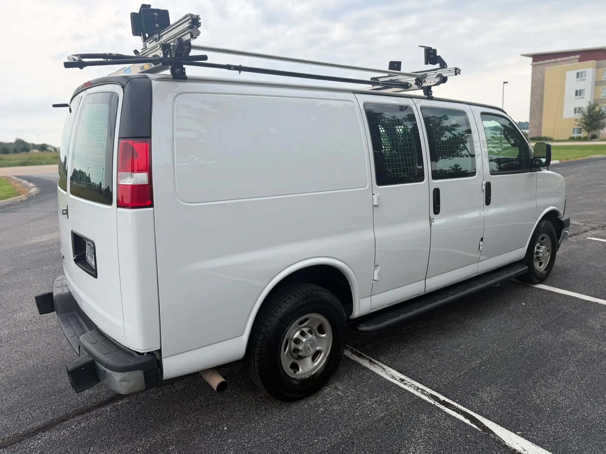 Used 2020 GMC Savana 2500 w/ Driver Convenience Package RWD image 5
