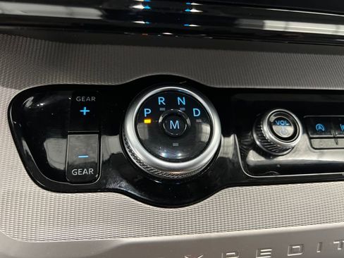 Used 2025 Ford Expedition Active image 60