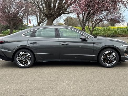 New 2026 Hyundai Sonata SEL FWD image 3