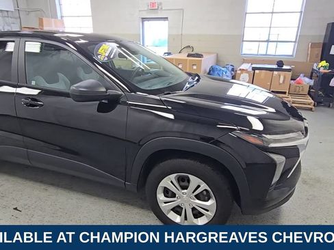 Used 2024 Chevrolet Trax LS FWD image 2