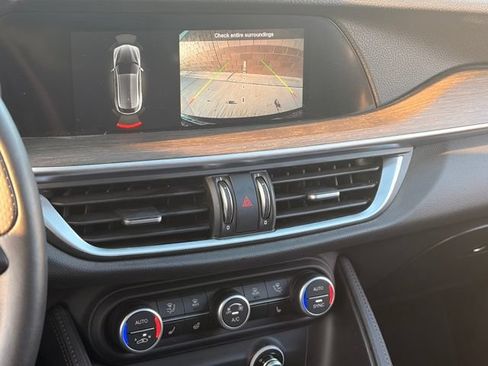 Used 2023 Alfa Romeo Stelvio Ti AWD/4WD image 16