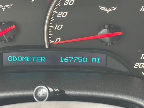 Used 2006 Chevrolet Corvette Coupe w/ Preferred Equipment Group RWD image 24