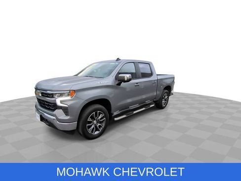 Used 2023 Chevrolet Silverado 1500 LT w/ Safety Package AWD/4WD image 4
