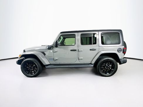 Used 2023 Jeep Wrangler Unlimited Sahara AWD/4WD image 4