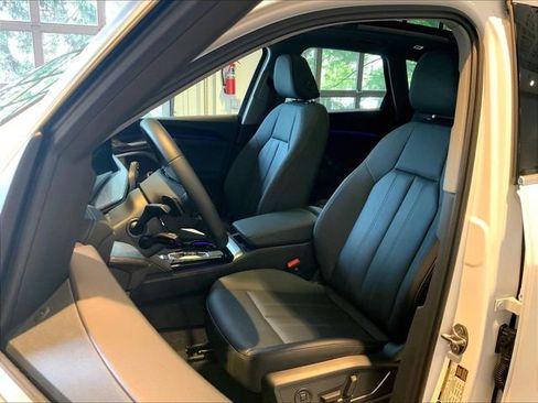 Used 2025 Audi Q5 Premium w/ Convenience Package AWD/4WD image 5