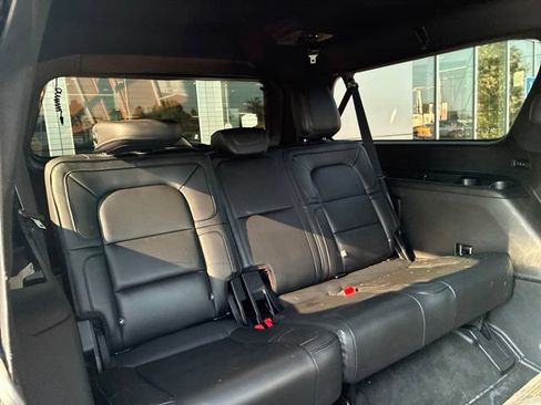 Used 2018 Lincoln Navigator L Reserve w/ Technology Package AWD/4WD image 14