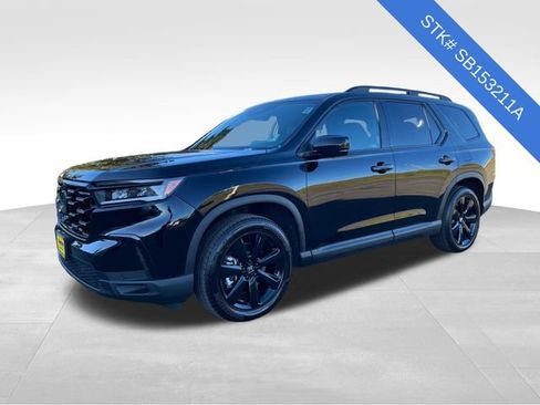 Certified 2025 Honda Pilot Black Edition image 3