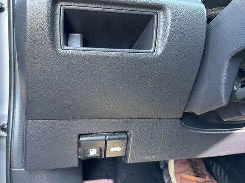 Used 2020 Nissan Versa SV image 22