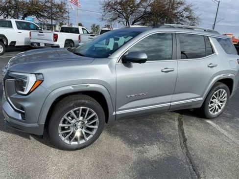 New 2026 GMC Terrain Denali w/ LPO, Floor Liner Package image 6