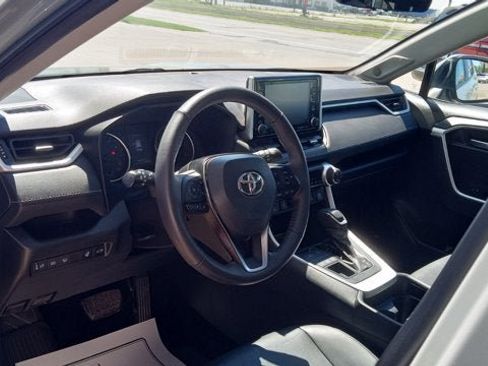 Used 2021 Toyota RAV4 XLE Premium AWD/4WD image 15
