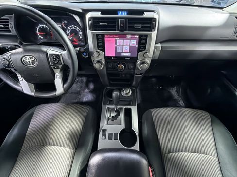 Used 2022 Toyota 4Runner SR5 AWD/4WD image 36