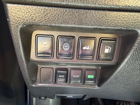 Used 2019 Nissan Rogue SV AWD/4WD image 22