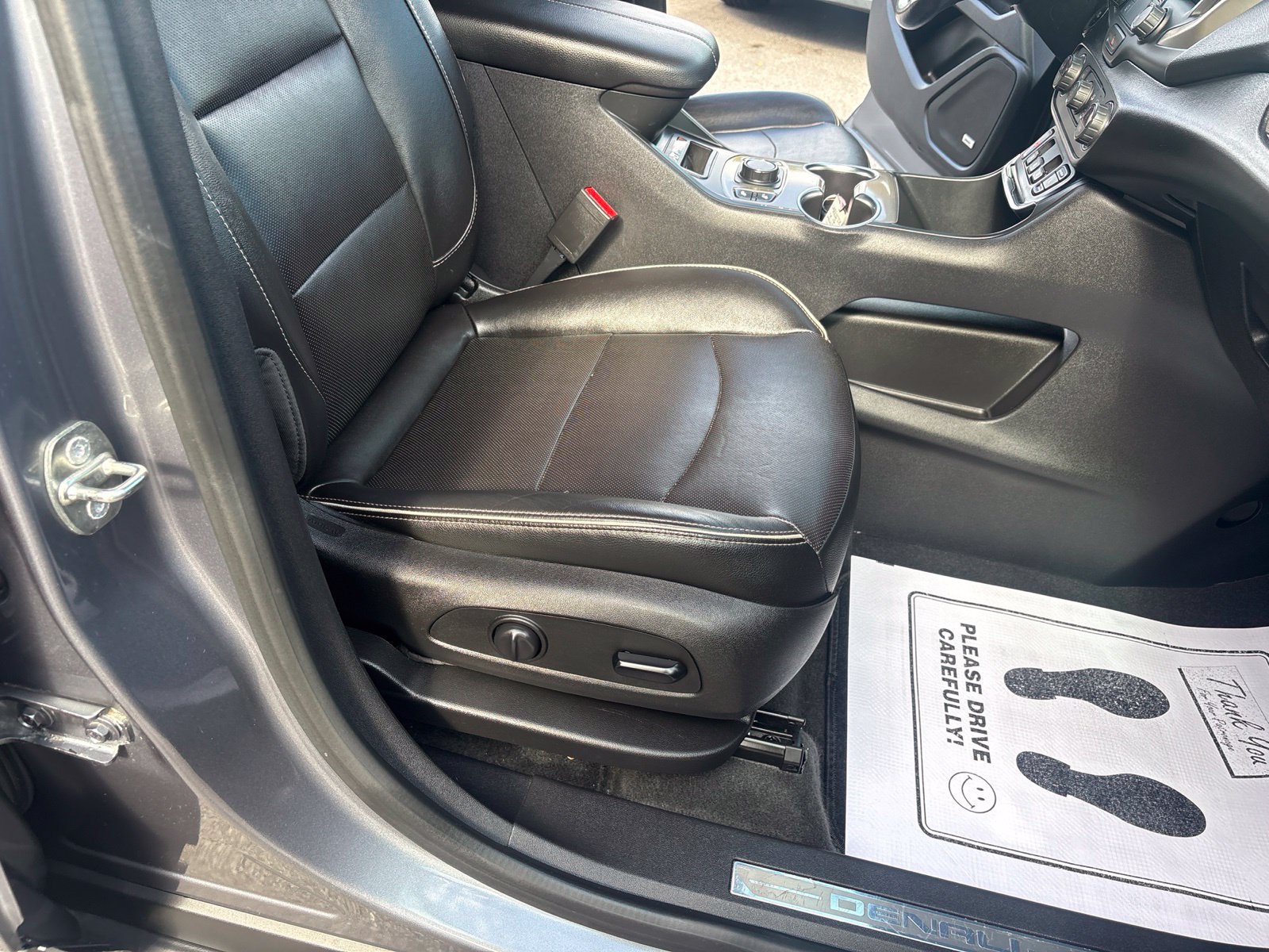 Used 2019 GMC Terrain Denali w/ Driver Alert Package II FWD image 19