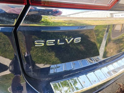 Used 2022 Volkswagen Atlas SEL Premium AWD/4WD image 4