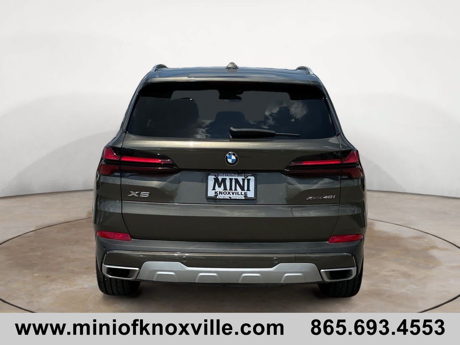 Used 2025 BMW X5 xDrive40i w/ Premium Package AWD/4WD image 4
