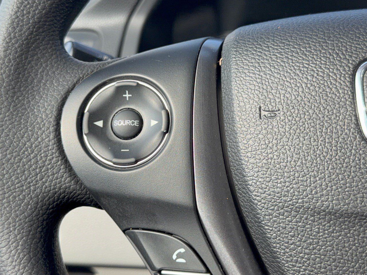 Used 2016 Honda Pilot LX image 18
